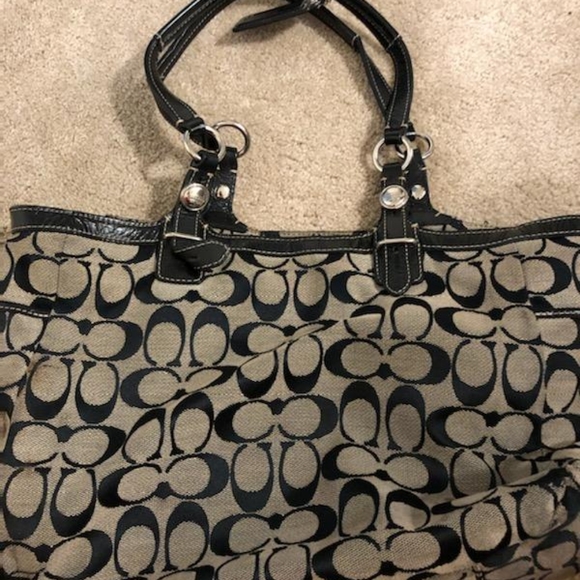 Coach - Picture 1 of 2